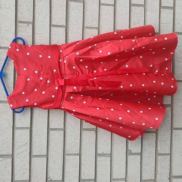 Red/White Dress - Picture 8 of 11